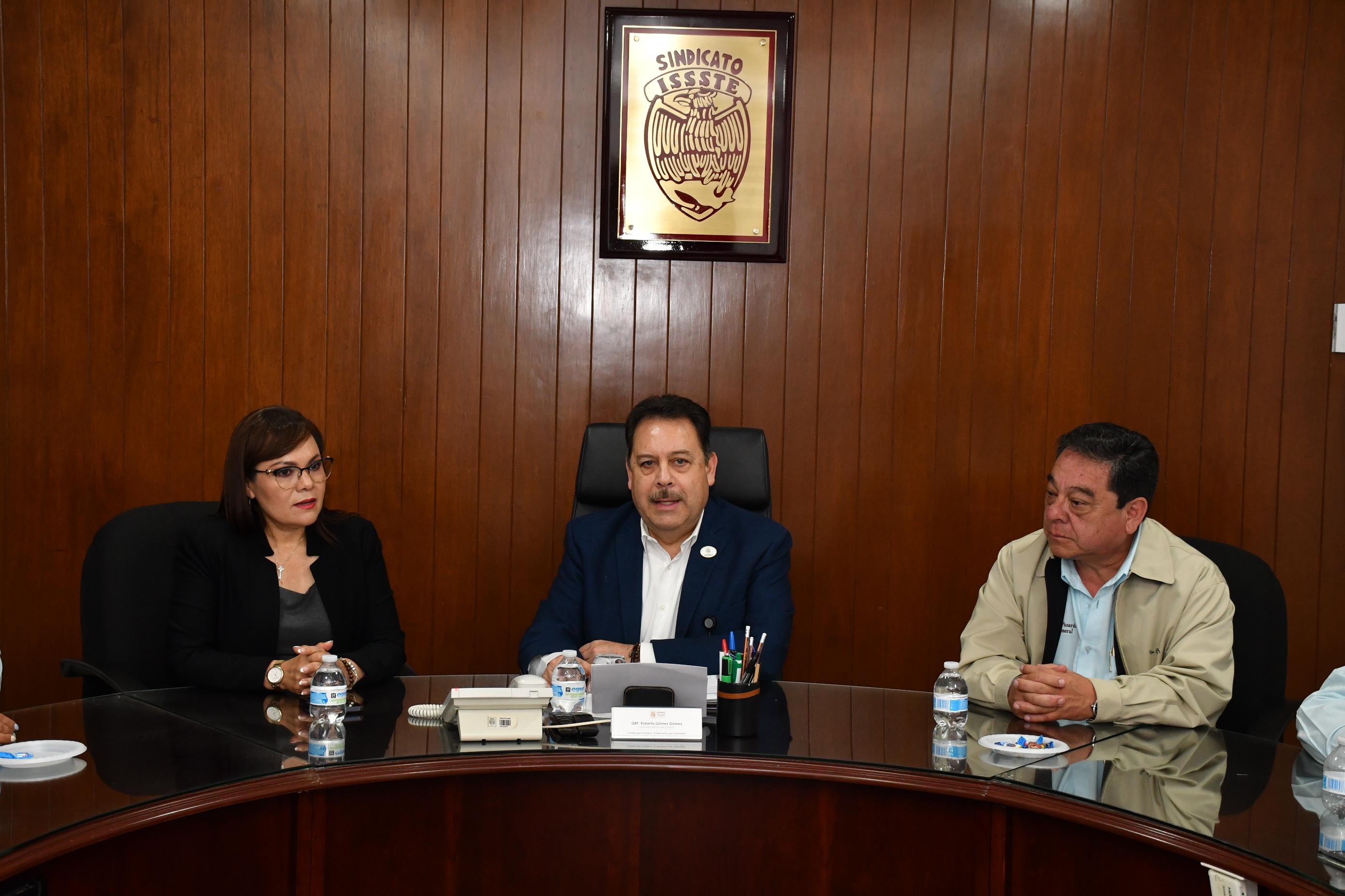 Reunión con compañeras y compañeros de la Sección XLV, SUPERISSSTE